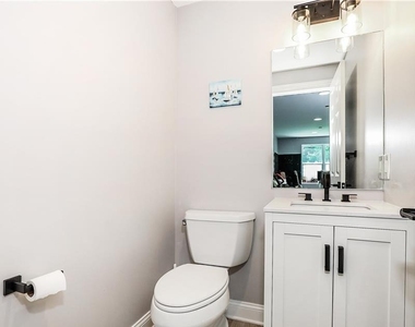 186 Woodside Avenue - Photo Thumbnail 18