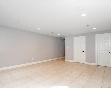 186 Woodside Avenue - Photo Thumbnail 13