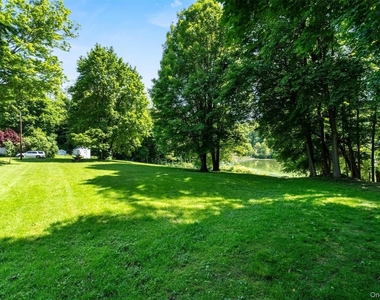 1860 E Main Street - Photo Thumbnail 11