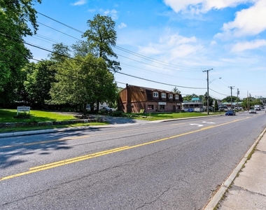1860 E Main Street - Photo Thumbnail 8