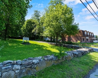 1860 E Main Street - Photo Thumbnail 7