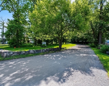 1860 E Main Street - Photo Thumbnail 6