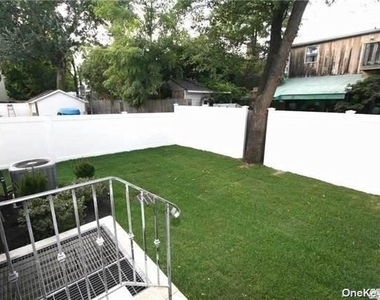 9 Mohegan Avenue - Photo Thumbnail 7