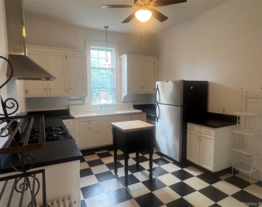 7 Parkway - Photo Thumbnail 5