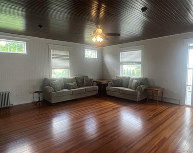 7 Parkway - Photo Thumbnail 1