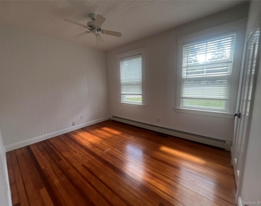 7 Parkway - Photo Thumbnail 7