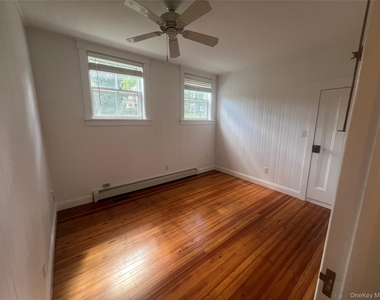 7 Parkway - Photo Thumbnail 10