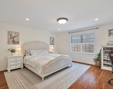 119 Montgomery Avenue - Photo Thumbnail 9