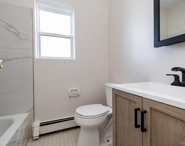 475 W Broadway - Photo Thumbnail 5