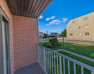 475 W Broadway - Photo Thumbnail 2