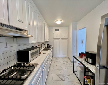 30 Lake Street - Photo Thumbnail 1