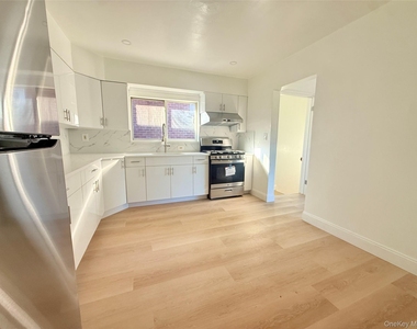 5829 182nd Street - Photo Thumbnail 2