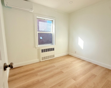 5829 182nd Street - Photo Thumbnail 4