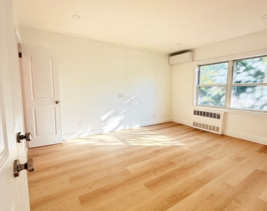 5829 182nd Street - Photo Thumbnail 6