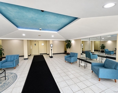 855 E Broadway - Photo Thumbnail 2