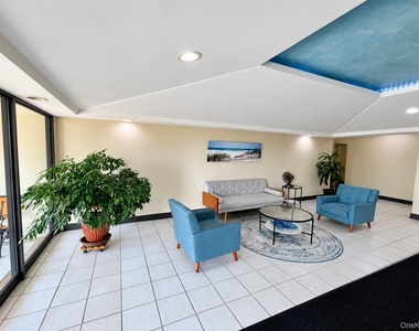 855 E Broadway - Photo Thumbnail 1