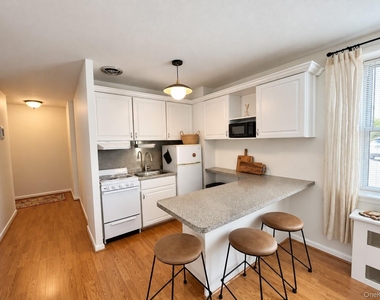 855 E Broadway - Photo Thumbnail 6