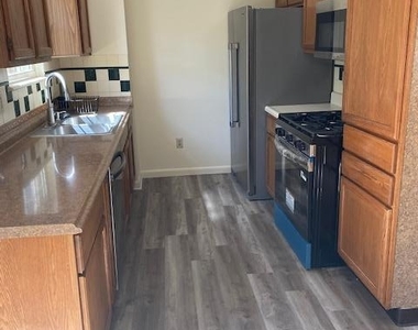 56 Sterling Place - Photo Thumbnail 2