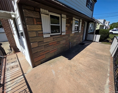 66 Gates Avenue - Photo Thumbnail 3