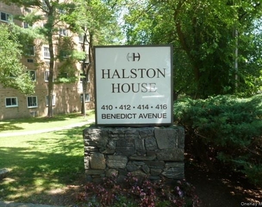 416 Benedict Avenue - Photo Thumbnail 1