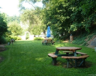 416 Benedict Avenue - Photo Thumbnail 15