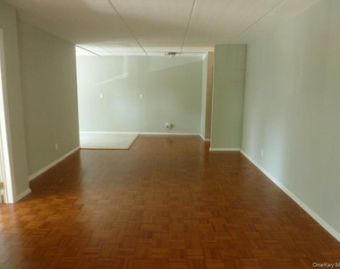 416 Benedict Avenue - Photo Thumbnail 3