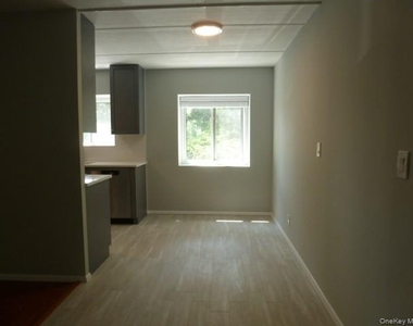 416 Benedict Avenue - Photo Thumbnail 5