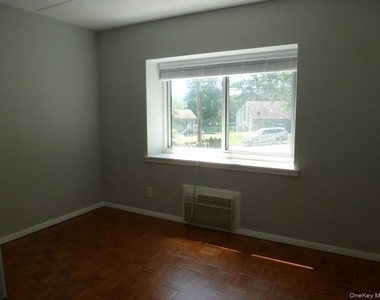 416 Benedict Avenue - Photo Thumbnail 6