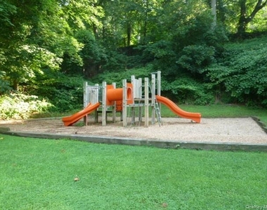 416 Benedict Avenue - Photo Thumbnail 13