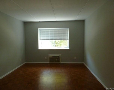 416 Benedict Avenue - Photo Thumbnail 7