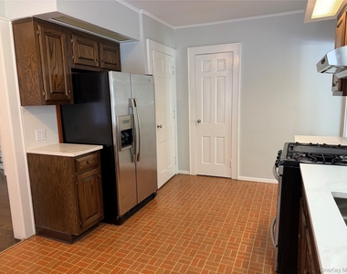 2100 Hillside Avenue - Photo Thumbnail 10
