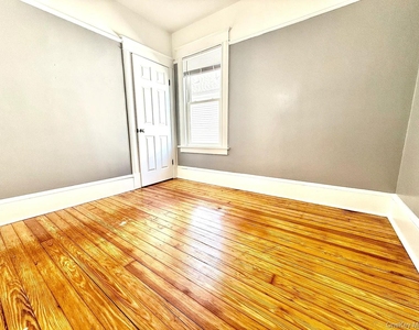 30 Manitou Avenue - Photo Thumbnail 15