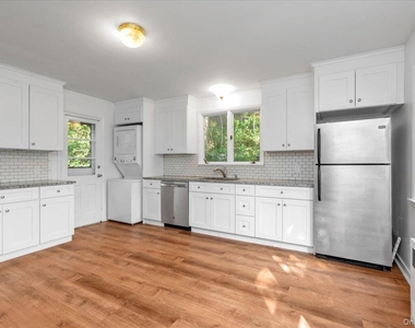 22 Putnam Avenue - Photo Thumbnail 2