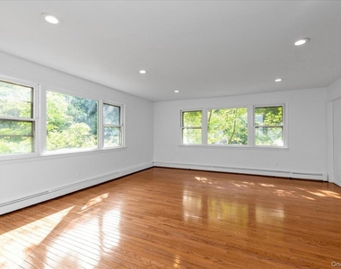 22 Putnam Avenue - Photo Thumbnail 4