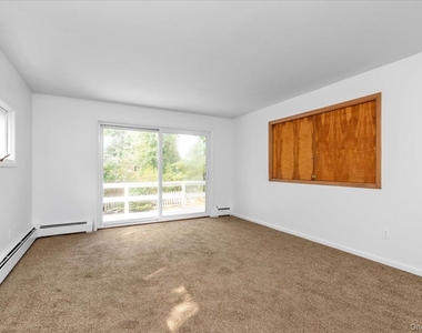 22 Putnam Avenue - Photo Thumbnail 11
