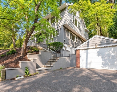 22 Putnam Avenue - Photo Thumbnail 19