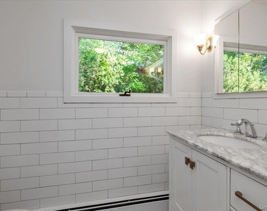 22 Putnam Avenue - Photo Thumbnail 14