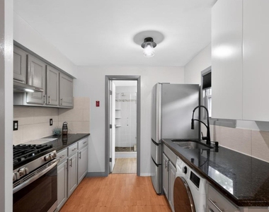 2084 Washington Street - Photo Thumbnail 5