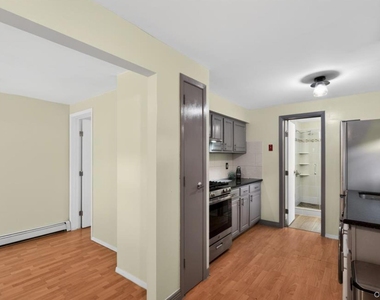 2084 Washington Street - Photo Thumbnail 4