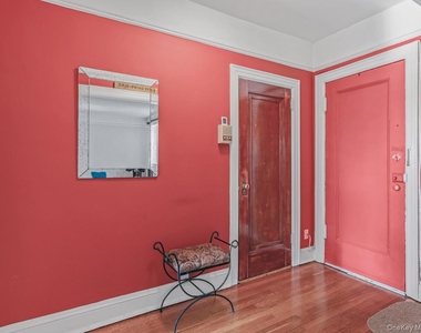 30 Shipherd Avenue - Photo Thumbnail 3