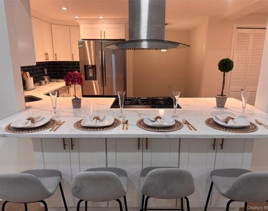 456 N Liberty Drive - Photo Thumbnail 12