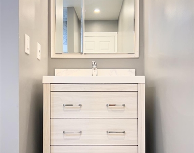 456 N Liberty Drive - Photo Thumbnail 5