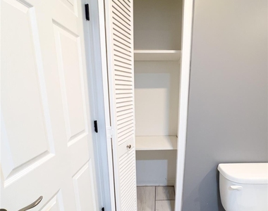 456 N Liberty Drive - Photo Thumbnail 4