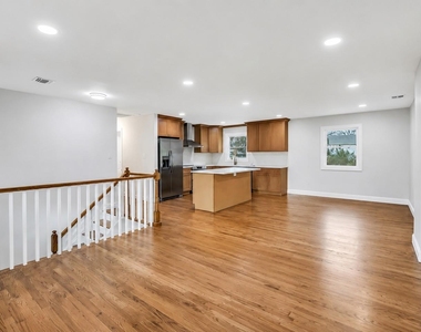 339 Avenue B - Photo Thumbnail 3