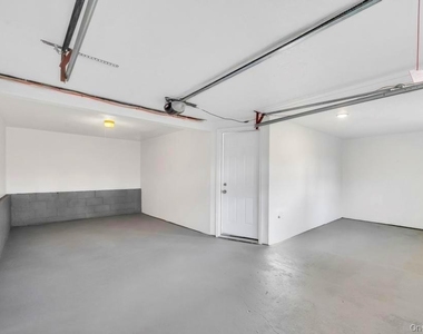 339 Avenue B - Photo Thumbnail 16