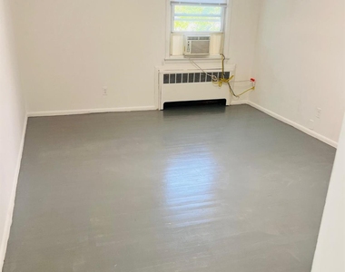 2540 Far Rockaway Boulevard - Photo Thumbnail 5