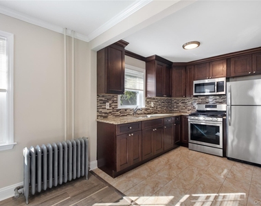 44 Robertson Avenue - Photo Thumbnail 4