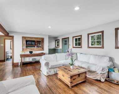 310 E Montauk Highway - Photo Thumbnail 10