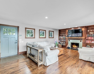 310 E Montauk Highway - Photo Thumbnail 9