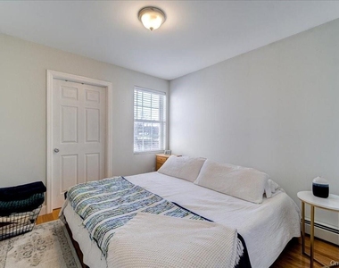 82 Broadway - Photo Thumbnail 12